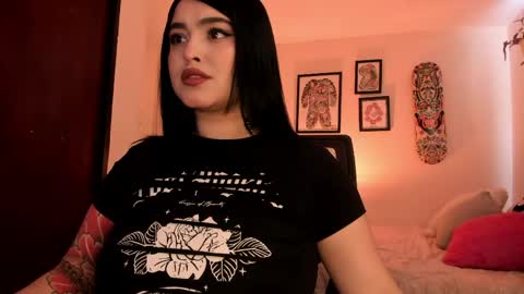Snapshot of sarah_volkov chatting on 05/01/26, 01:16 online show from 05/01/26, 01:16