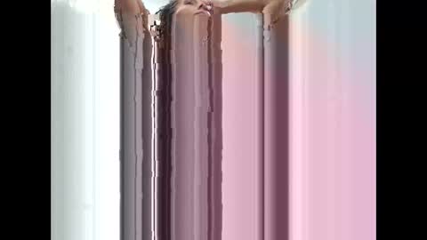 sarahdellisonn online show from 10/23/25, 12:04