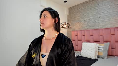 Sarah Deyvis online show from 01/23/25, 05:42