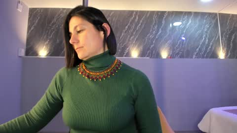 Sarah Deyvis online show from 02/04/25, 09:10