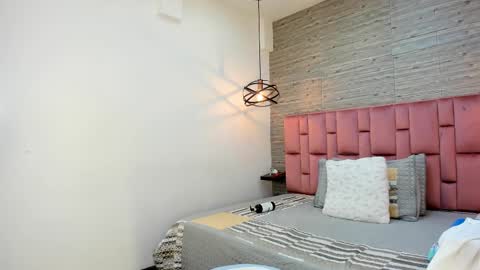 Sarah Deyvis online show from 02/11/25, 04:46