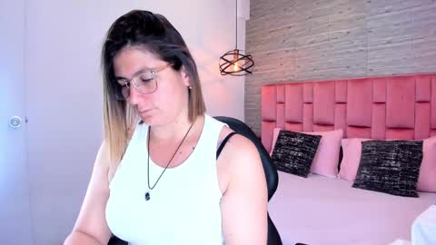 Sarah Deyvis online show from 09/13/25, 03:45