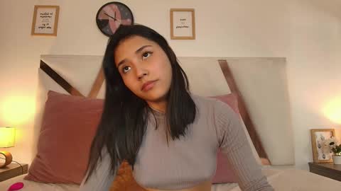 Sarah Evans online show from 01/04/25, 01:31