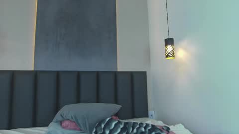 Sarah Evans online show from 03/12/25, 09:44