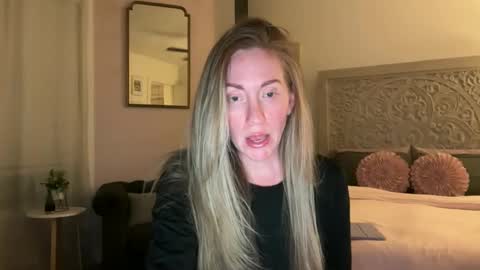 Sarah online show from 05/10/26, 03:44