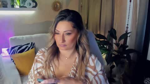 Divine Sarah NONUDE model online show from 05/14/26, 03:08