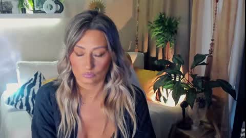 Divine Sarah NONUDE model online show from 07/17/26, 01:40