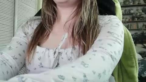 Sarah online show from 02/15/26, 04:36