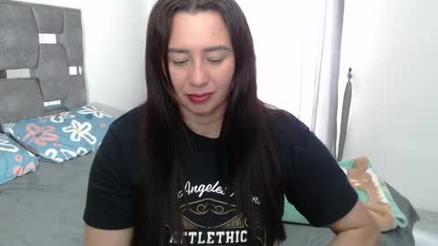 Lia online show from 05/15/26, 07:43