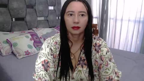 Lia online show from 05/18/26, 12:22
