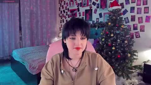 Sarah online show from 12/15/25, 03:05