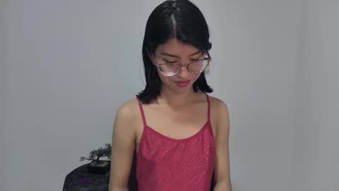 Sarah  online show from 11/30/25, 04:00