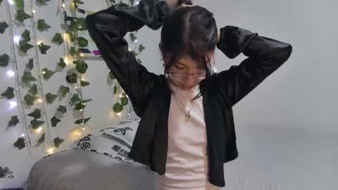 Sarah  online show from 01/12/26, 07:41