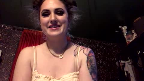sarahsweetie17 online show from 10/23/25, 04:17