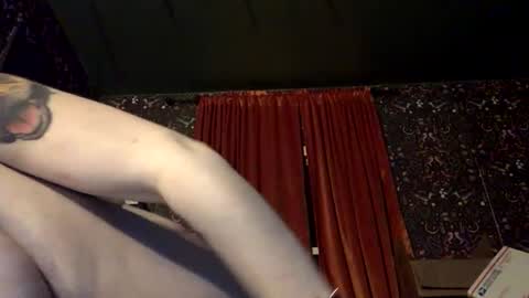 sarahsweetie17 online show from 10/31/25, 03:40