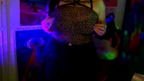 Sarah T online show from 04/04/26, 05:16