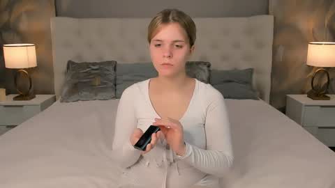 sarahwantslove online show from 04/16/26, 08:31