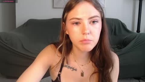 Snapshot of sarahxaoliver1 chatting on 05/26/26, 02:13 SarahxOliver online show from 05/26/26, 02:13