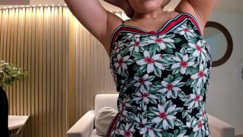 Sarah  independent model online show from 04/05/26, 11:02