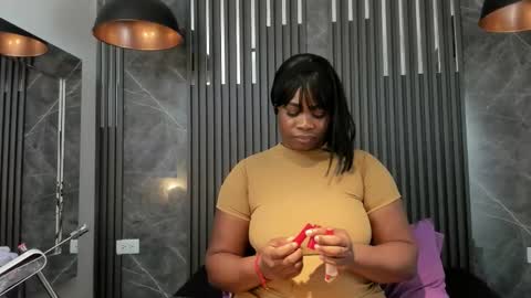 Sarai online show from 12/18/25, 03:23