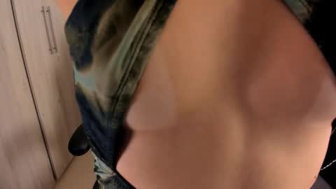 Sara jones   online show from 03/17/26, 04:21