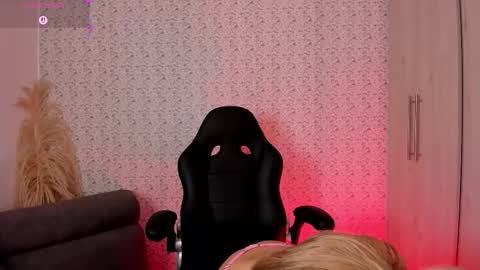 Sara jones   online show from 03/28/26, 02:38