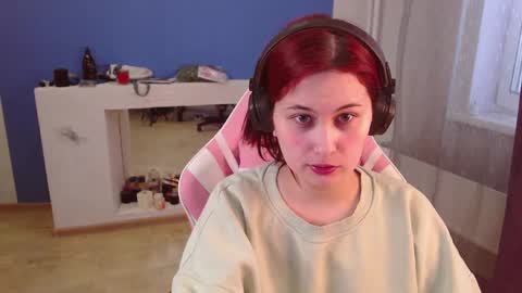 Snapshot of sarakinski chatting on 04/21/26, 11:05 Sara online show from 04/21/26, 11:05