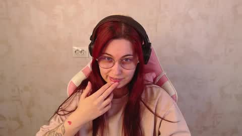 Snapshot of sarakinski chatting on 05/05/26, 12:35 Sara online show from 05/05/26, 12:35