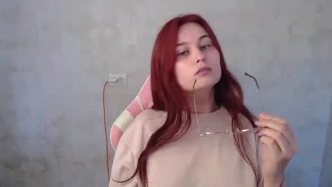Snapshot of sarakinski chatting on 06/10/26, 08:24 Sara online show from 06/10/26, 08:24
