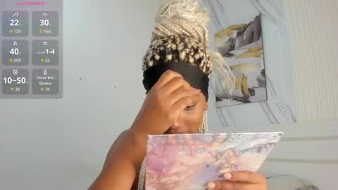 Snapshot of saralewwis chatting on 02/24/26, 10:02 Sara Lewis online show from 02/24/26, 10:02