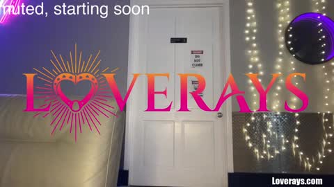 Back from Vacay  Follow for more here  online show from 12/05/25, 03:48