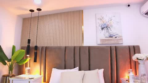 Sara Lugo  online show from 04/01/26, 07:44