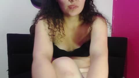 saralunabelfort online show from 05/24/26, 02:05