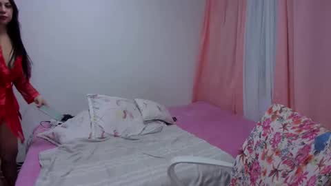 Snapshot of saralunabella02 chatting on 05/15/26, 08:27 sara luna online show from 05/15/26, 08:27