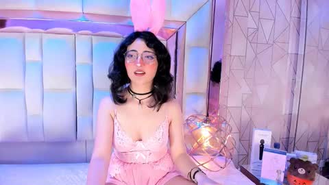 Snapshot of saramartini2 chatting on 10/20/25, 06:14 sara  online show from 10/20/25, 06:14