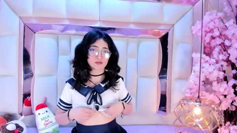 sara  online show from 12/16/25, 06:07