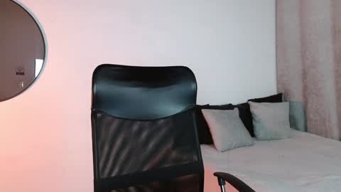 saramilf_69 online show from 12/20/24, 04:14