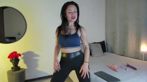 saramilf_69 online show from 03/12/25, 07:49