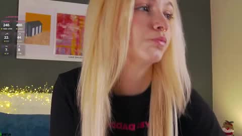 saramist online show from 12/17/25, 01:33