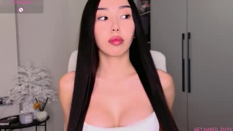 Mia online show from 10/24/25, 08:11