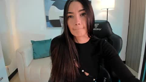 I am Sara  online show from 04/06/26, 10:22