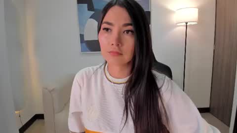 Snapshot of saraparkerx chatting on 07/04/26, 03:02 I am Sara online show from 07/04/26, 03:02