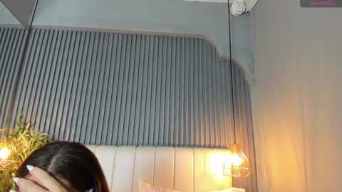 Sara   online show from 11/19/25, 10:32