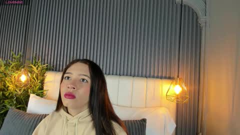 Sara   online show from 12/01/25, 10:37