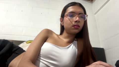 sarasaenz999 online show from 02/27/26, 09:37