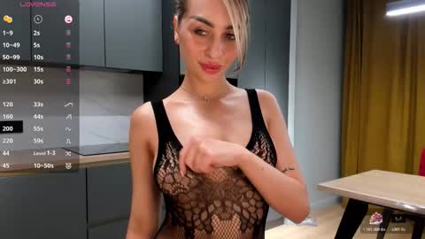 Sara online show from 03/18/26, 09:07