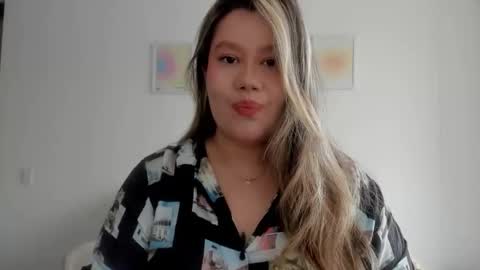 Sara  sarasmithfun by instagram online show from 06/05/26, 03:51