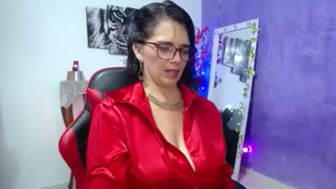 Snapshot of sarasmith2 chatting on 01/11/26, 10:15 sara online show from 01/11/26, 10:15