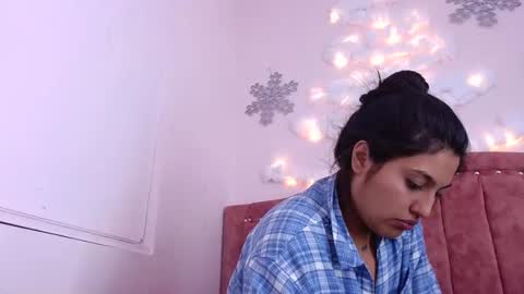 sarastonesx online show from 12/13/24, 09:24