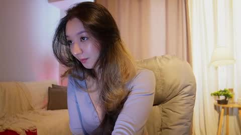 Snapshot of sarasuo chatting on 04/12/26, 03:00 Shara online show from 04/12/26, 03:00